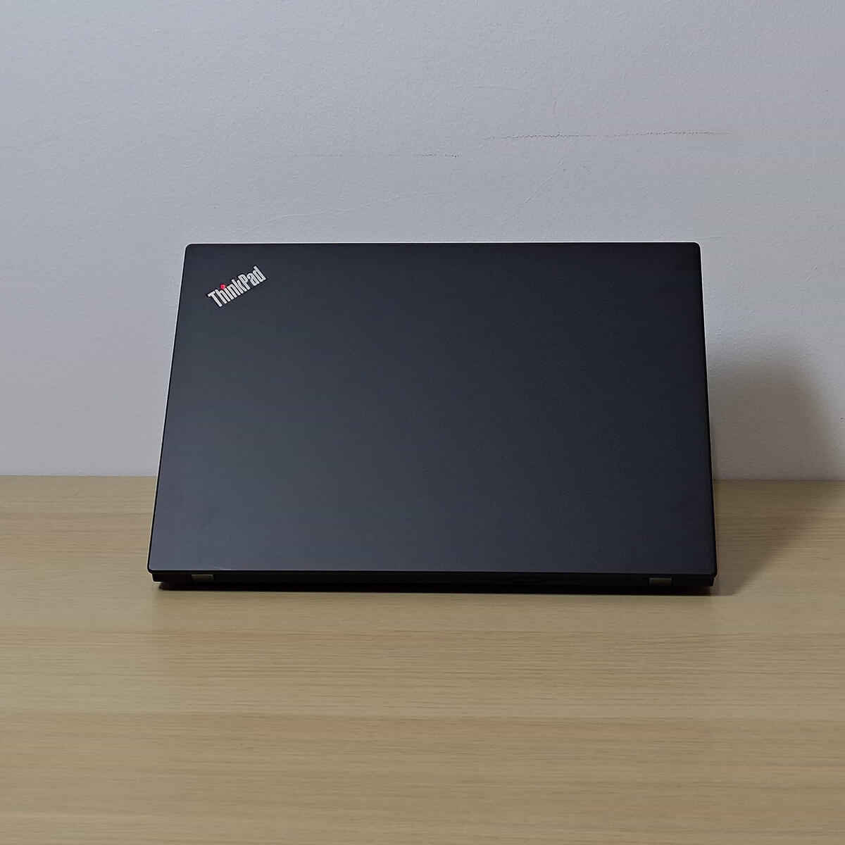 Lenovo Thinkpad X390 Belakang Tengah Butik Laptop